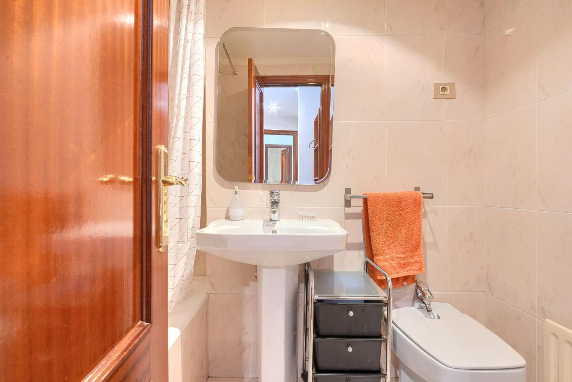 Vt , Acogedora En Barrio Tranquilo Con Garaje Appartement Bilbao