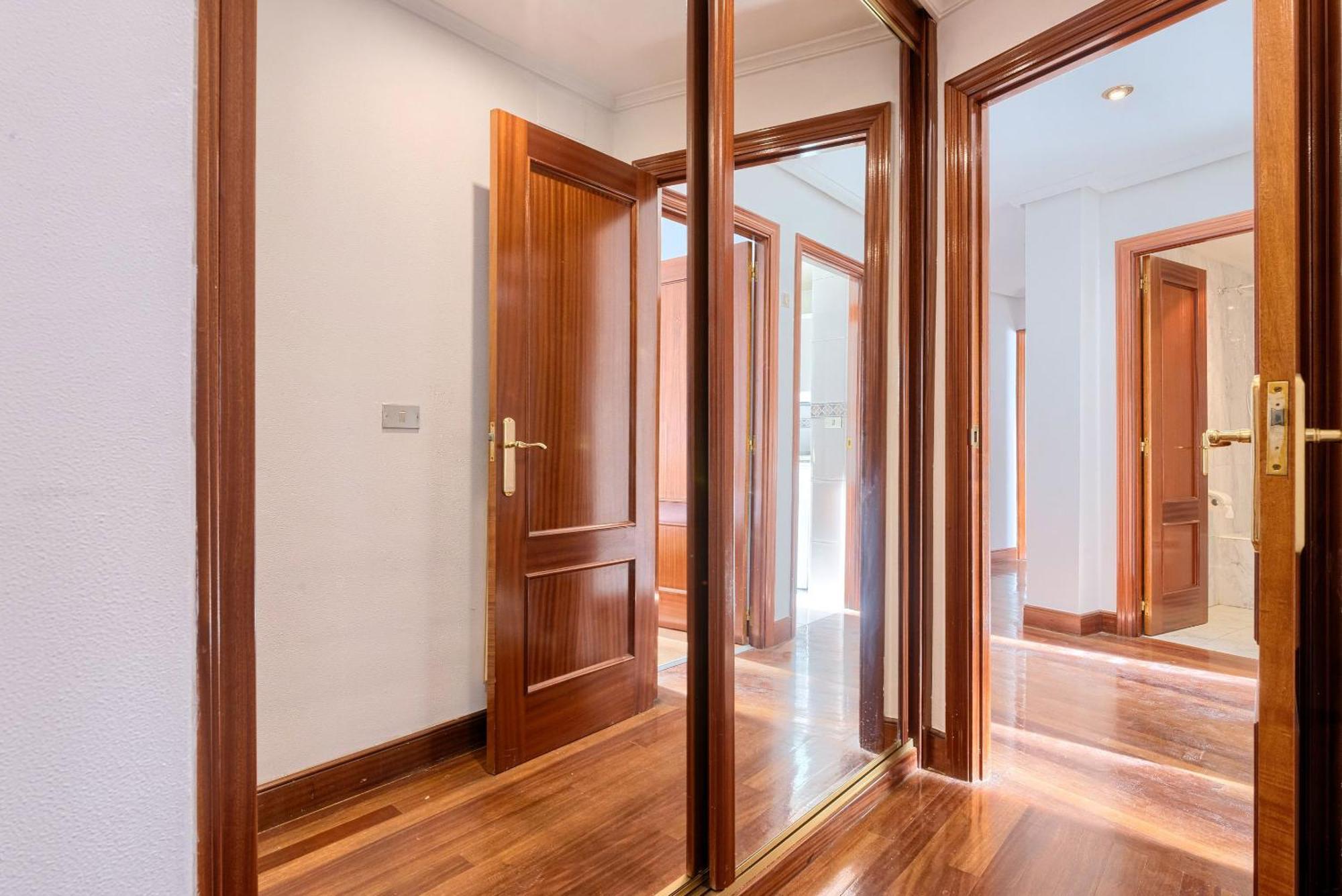 Vt , Acogedora En Barrio Tranquilo Con Garaje Appartement